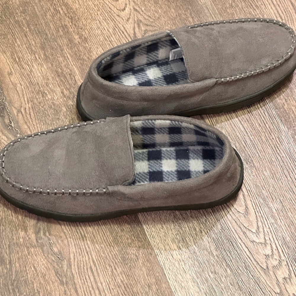 NWOT Men’s West Loop slippers